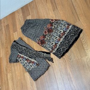 Vintage 1980/1990’s black and cream floral top and wide-leg pants. Size LP